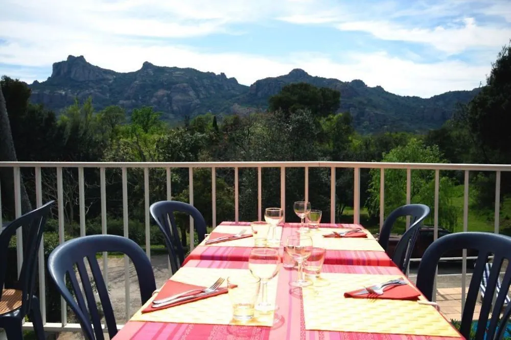Le Relais Des Lavandins Le Muy 2*,
