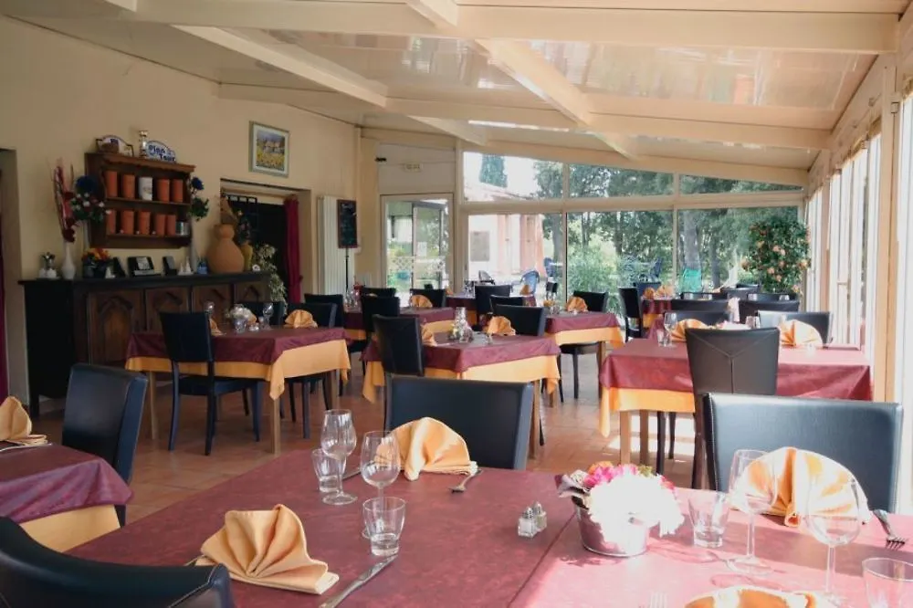 Le Relais Des Lavandins Le Muy Hotel